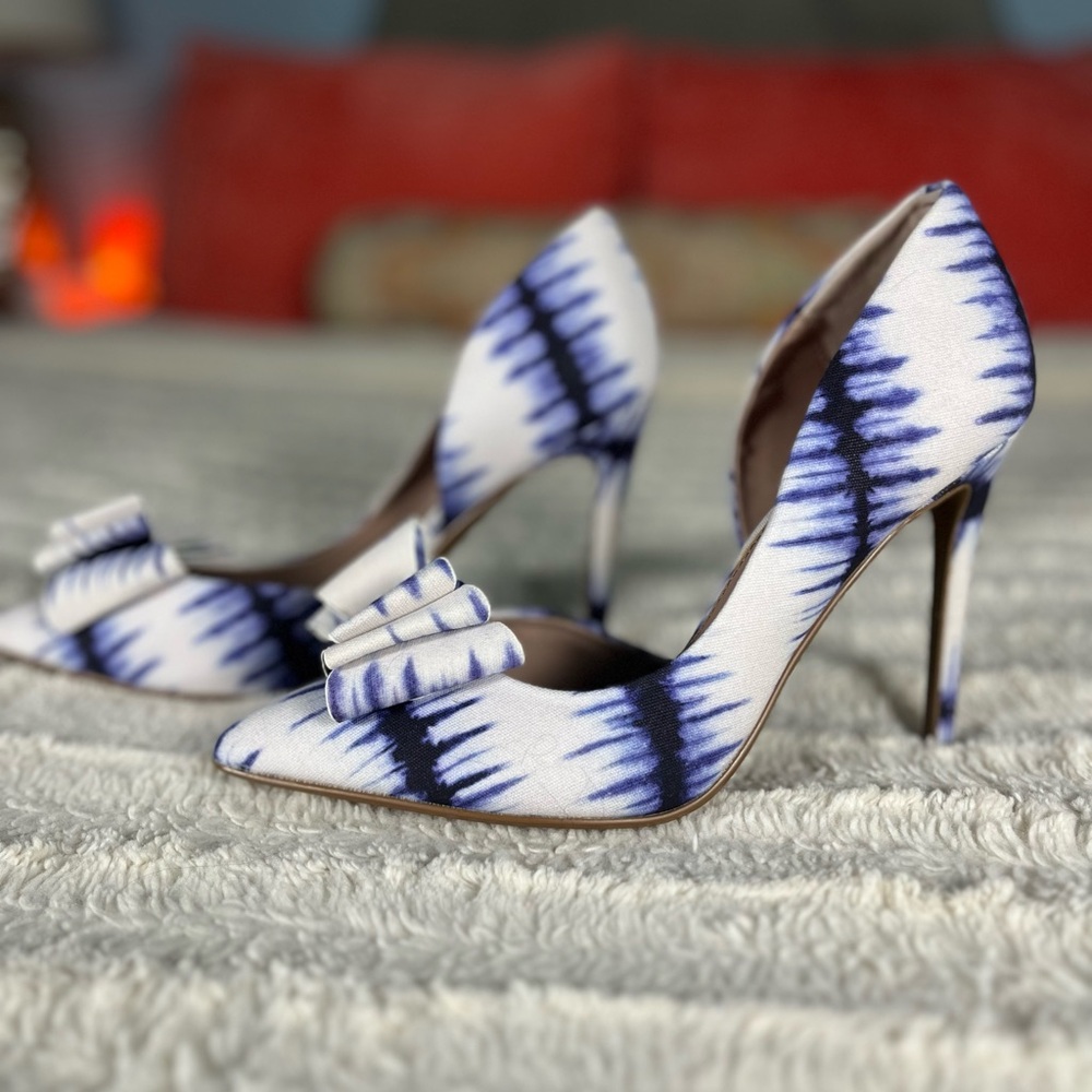 Betsey Johnson Prince Tie Dye Pumps Stilettos D’Orsay With Bow Size 9 NWOB